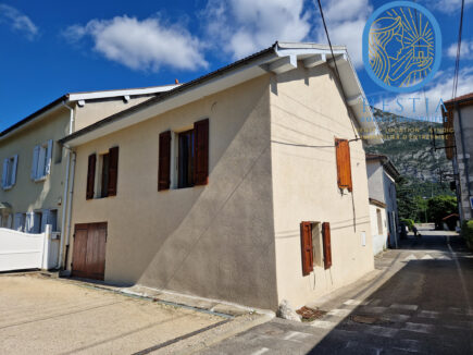 SAINT-EGREVE maison 85 m2